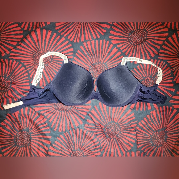 Victoria's Secret bra, size 34DD or 34E - Picture 4 of 8